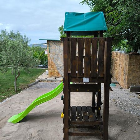 Home Away From Home With Outdoor Pool, Botanical Garden And A Beautiful Sea View Kaštela Eksteriør billede