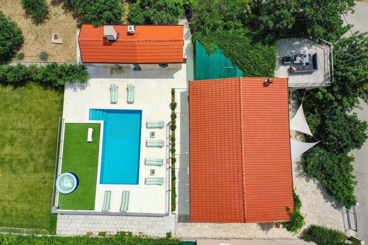 Home Away From Home With Outdoor Pool, Botanical Garden And A Beautiful Sea View Kaštela Eksteriør billede