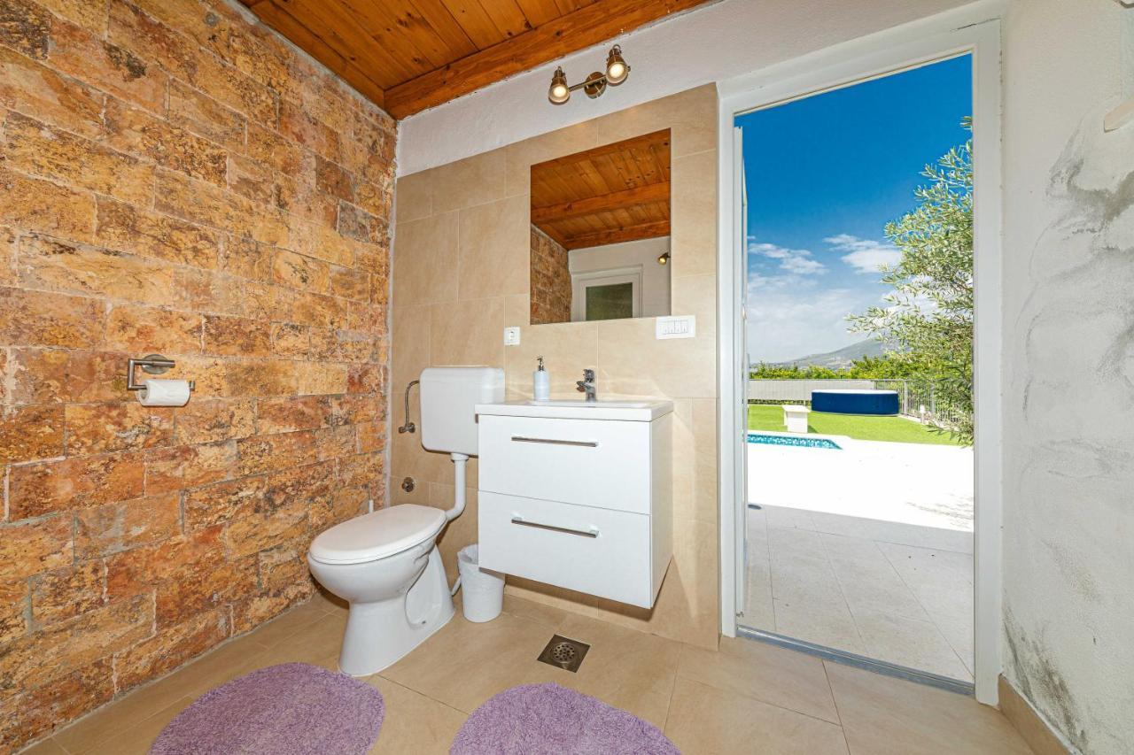 Home Away From Home With Outdoor Pool, Botanical Garden And A Beautiful Sea View Kaštela Eksteriør billede