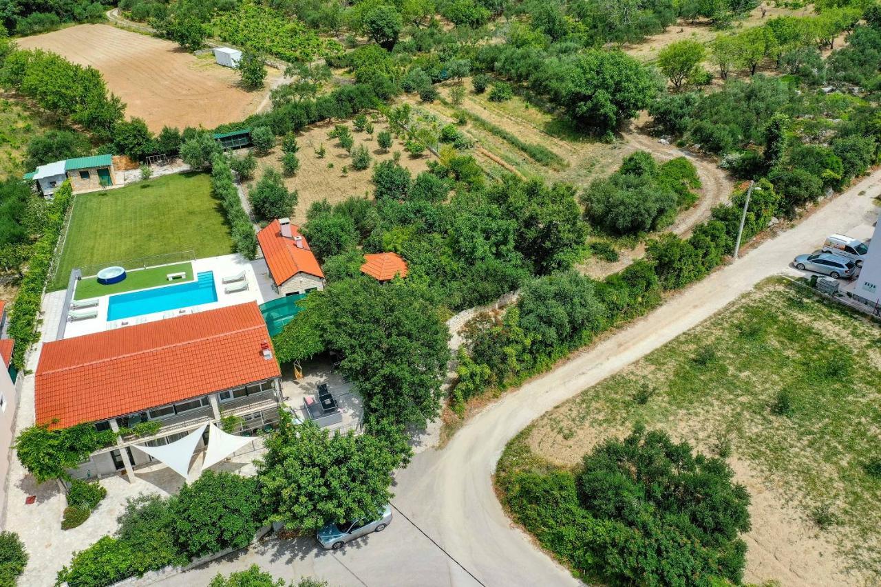 Home Away From Home With Outdoor Pool, Botanical Garden And A Beautiful Sea View Kaštela Eksteriør billede