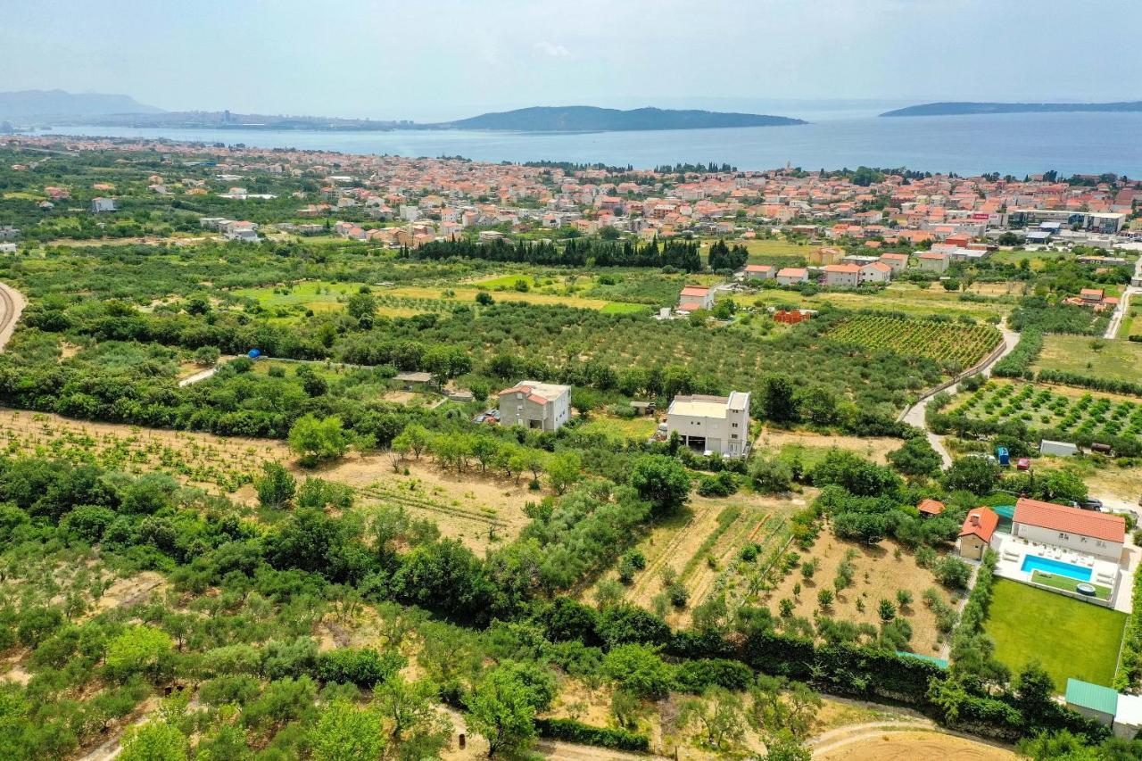 Home Away From Home With Outdoor Pool, Botanical Garden And A Beautiful Sea View Kaštela Eksteriør billede