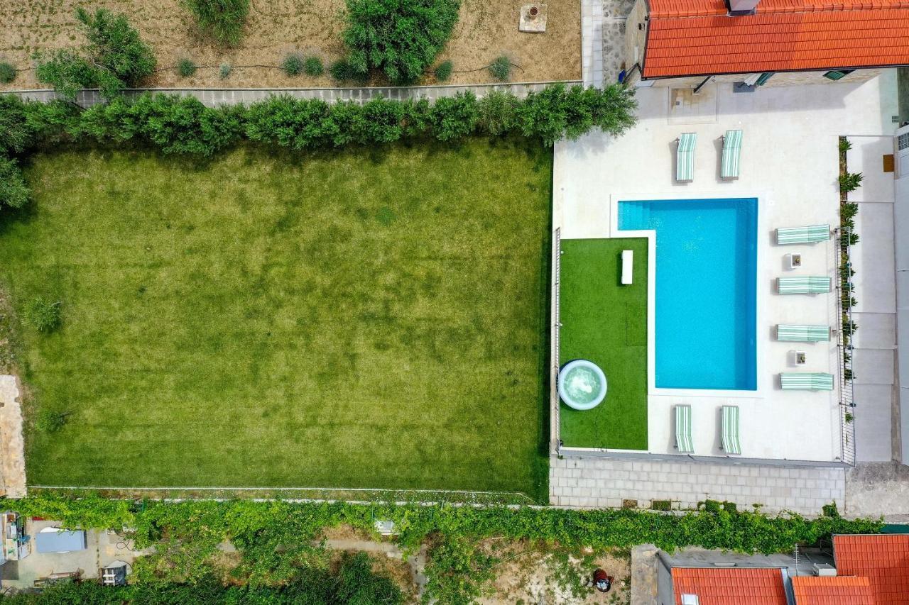 Home Away From Home With Outdoor Pool, Botanical Garden And A Beautiful Sea View Kaštela Eksteriør billede