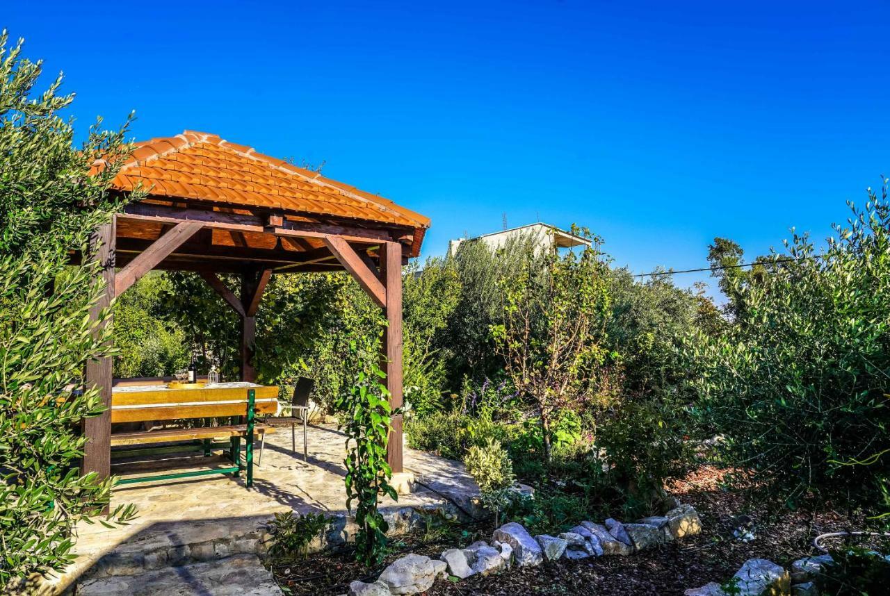 Home Away From Home With Outdoor Pool, Botanical Garden And A Beautiful Sea View Kaštela Eksteriør billede
