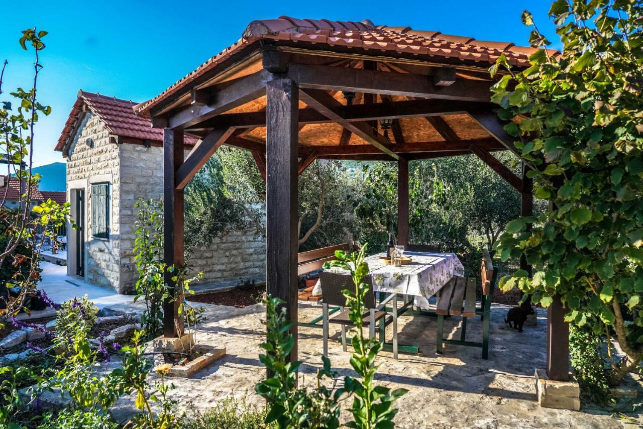 Home Away From Home With Outdoor Pool, Botanical Garden And A Beautiful Sea View Kaštela Eksteriør billede