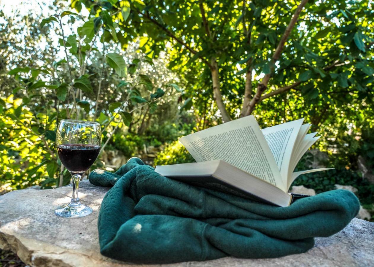 Home Away From Home With Outdoor Pool, Botanical Garden And A Beautiful Sea View Kaštela Eksteriør billede