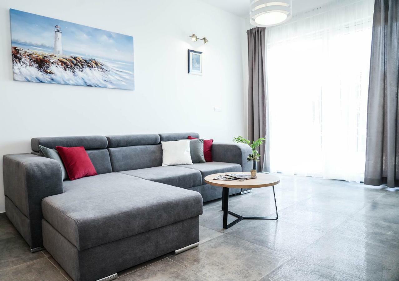 Home Away From Home With Outdoor Pool, Botanical Garden And A Beautiful Sea View Kaštela Eksteriør billede