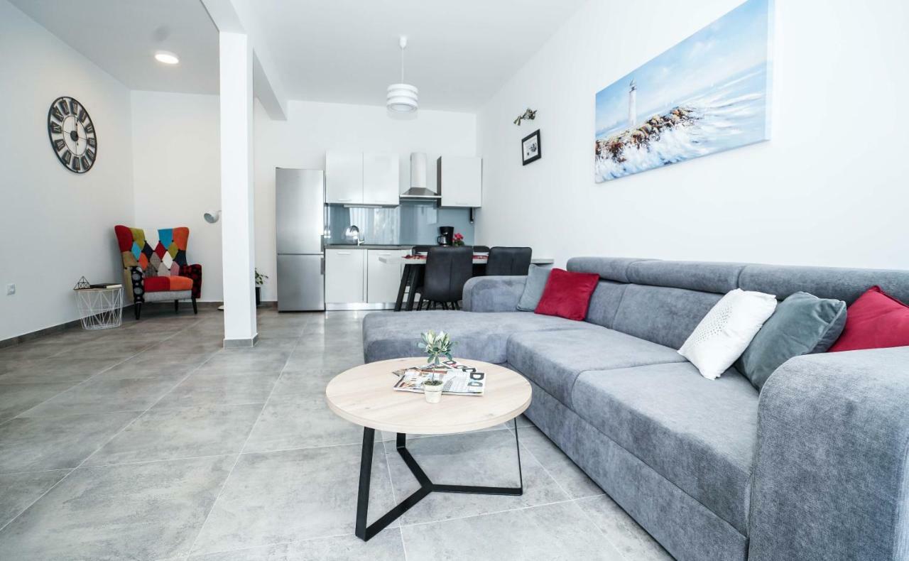 Home Away From Home With Outdoor Pool, Botanical Garden And A Beautiful Sea View Kaštela Eksteriør billede