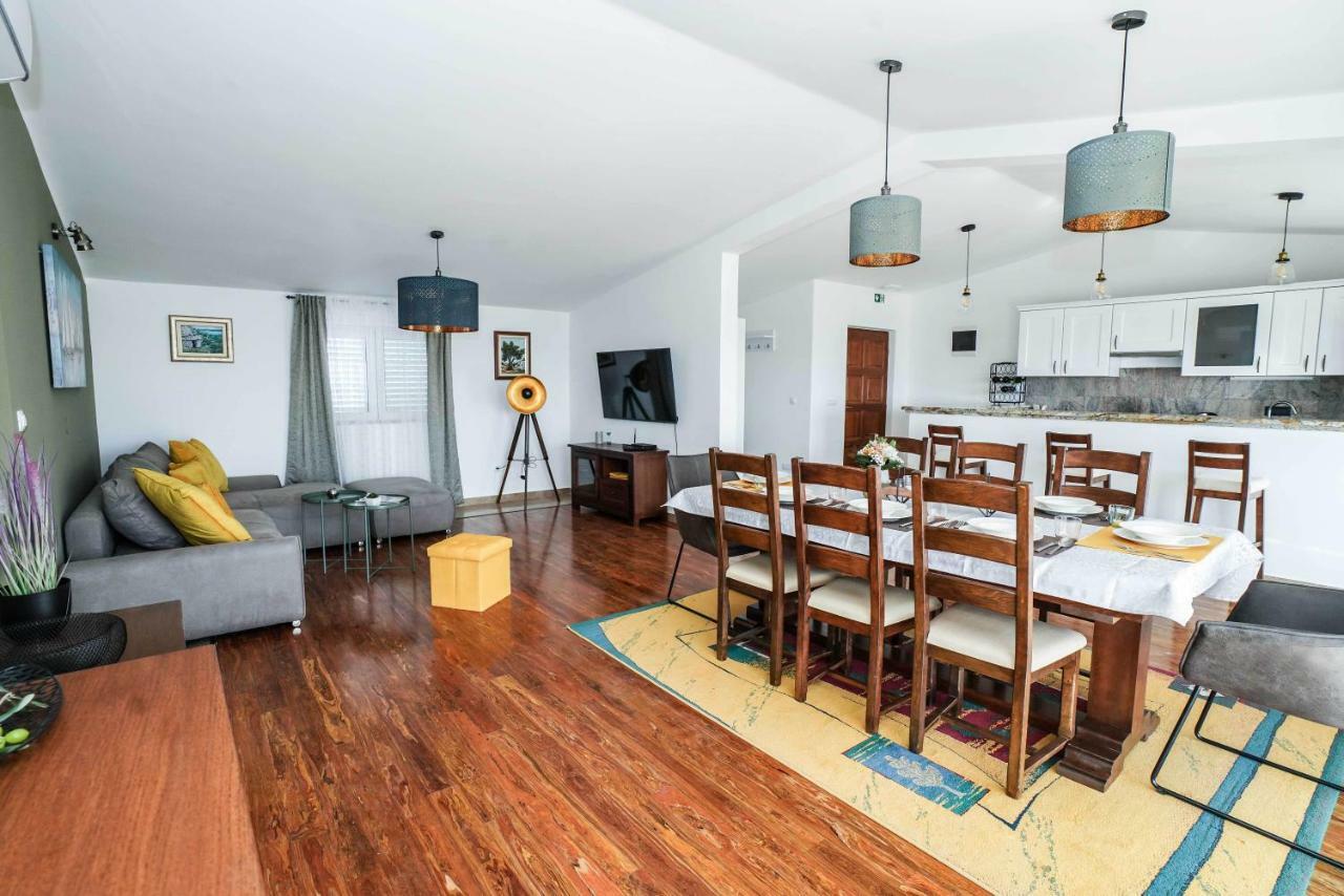 Home Away From Home With Outdoor Pool, Botanical Garden And A Beautiful Sea View Kaštela Eksteriør billede