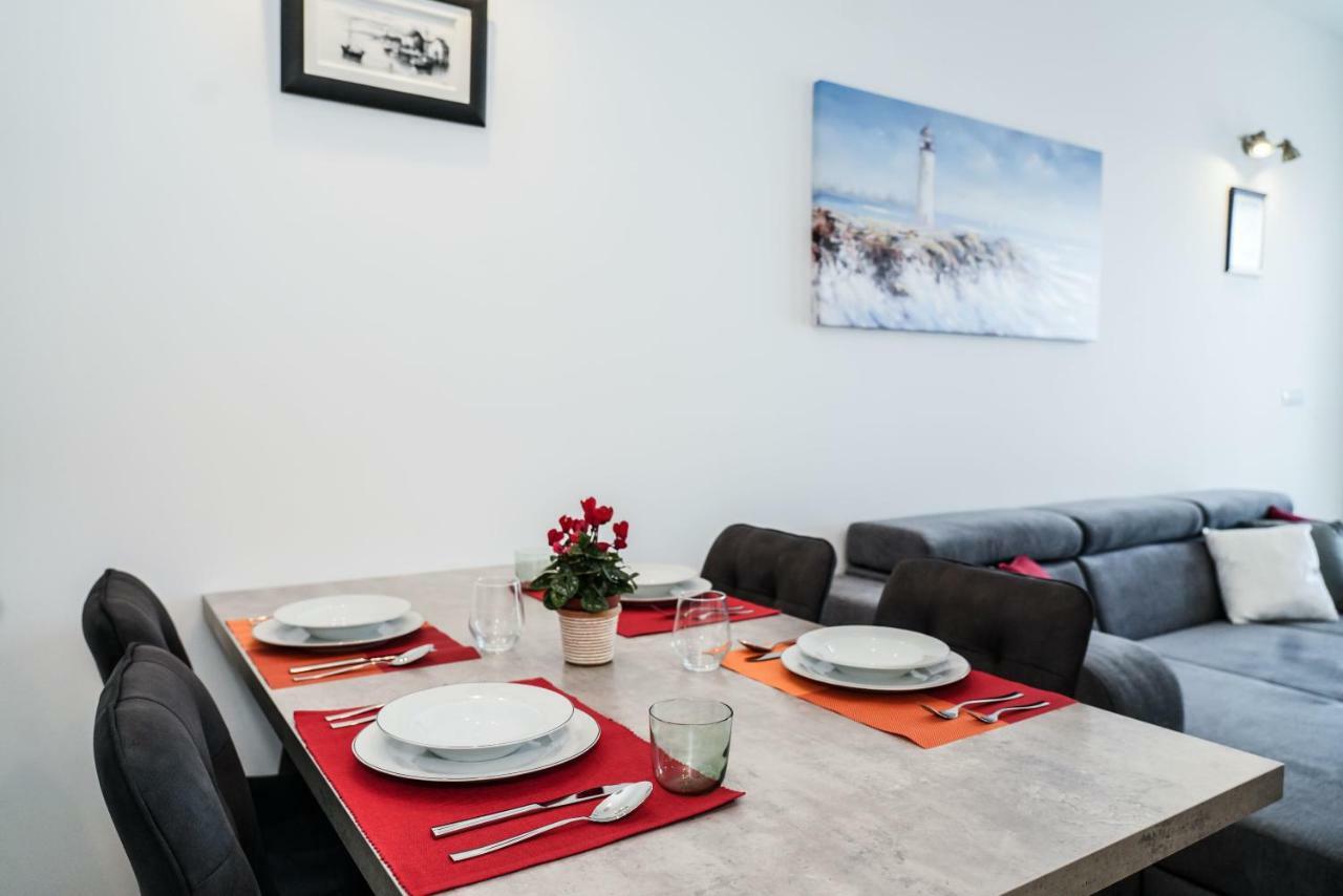 Home Away From Home With Outdoor Pool, Botanical Garden And A Beautiful Sea View Kaštela Eksteriør billede
