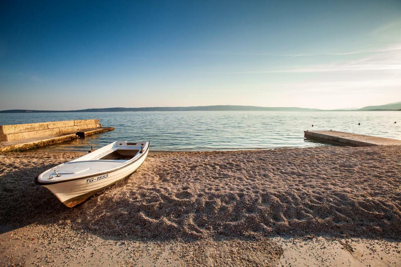Home Away From Home With Outdoor Pool, Botanical Garden And A Beautiful Sea View Kaštela Eksteriør billede
